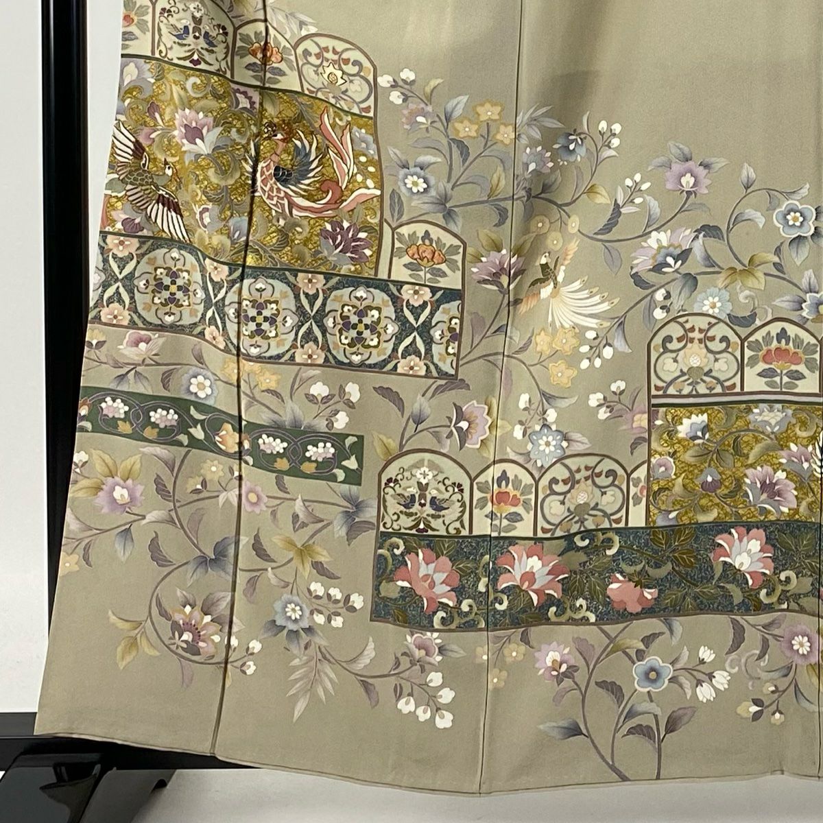 色留袖禮服 身長160.5cm 袖長63.5cm S 雙層 落款 花唐草紋 向鳥刺繡 金銀彩 米色 純蠶絲 秀品級 一つ紋