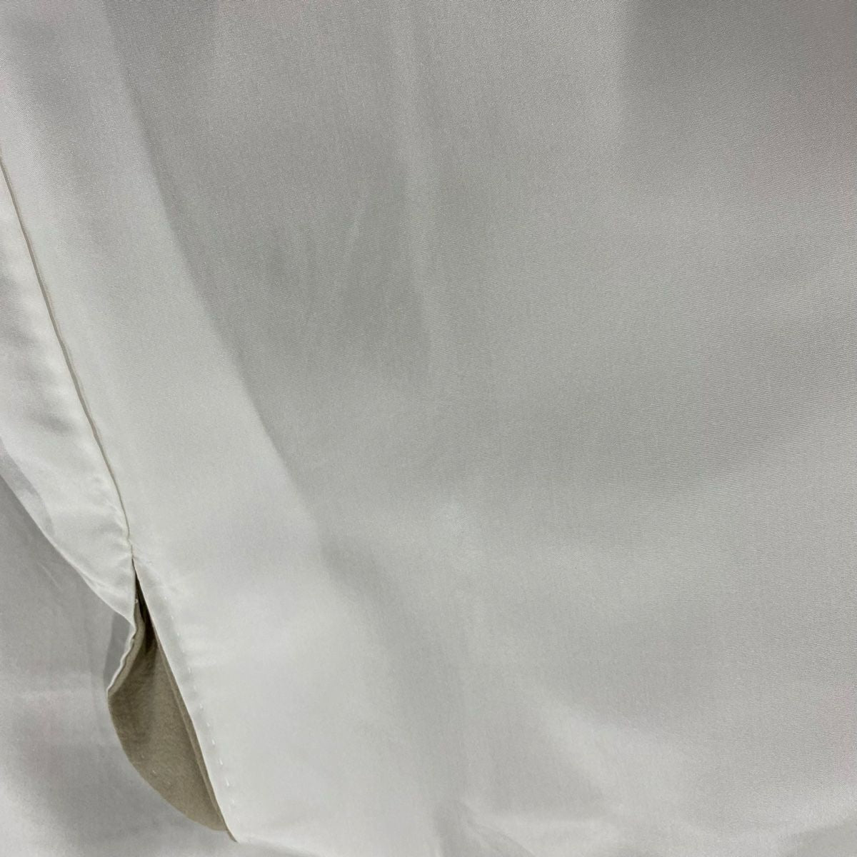 色留袖禮服 身長160.5cm 袖長63.5cm S 雙層 落款 花唐草紋 向鳥刺繡 金銀彩 米色 純蠶絲 秀品級 一つ紋