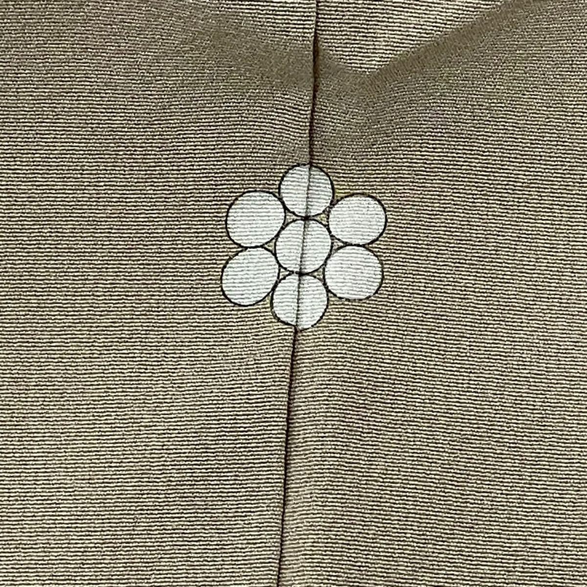 色留袖禮服 身長160.5cm 袖長63.5cm S 雙層 落款 花唐草紋 向鳥刺繡 金銀彩 米色 純蠶絲 秀品級 一つ紋