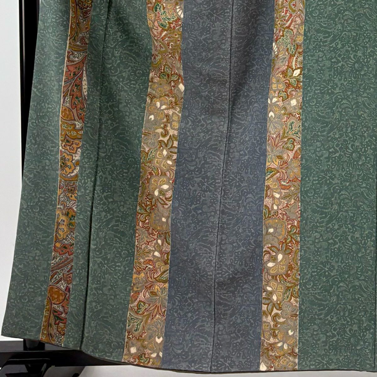 【庫存清倉】 付下 身長160.5cm 袖長64cm M 雙層 縱條 草花紋紋 金銀彩 灰綠 純蠶絲 名品級