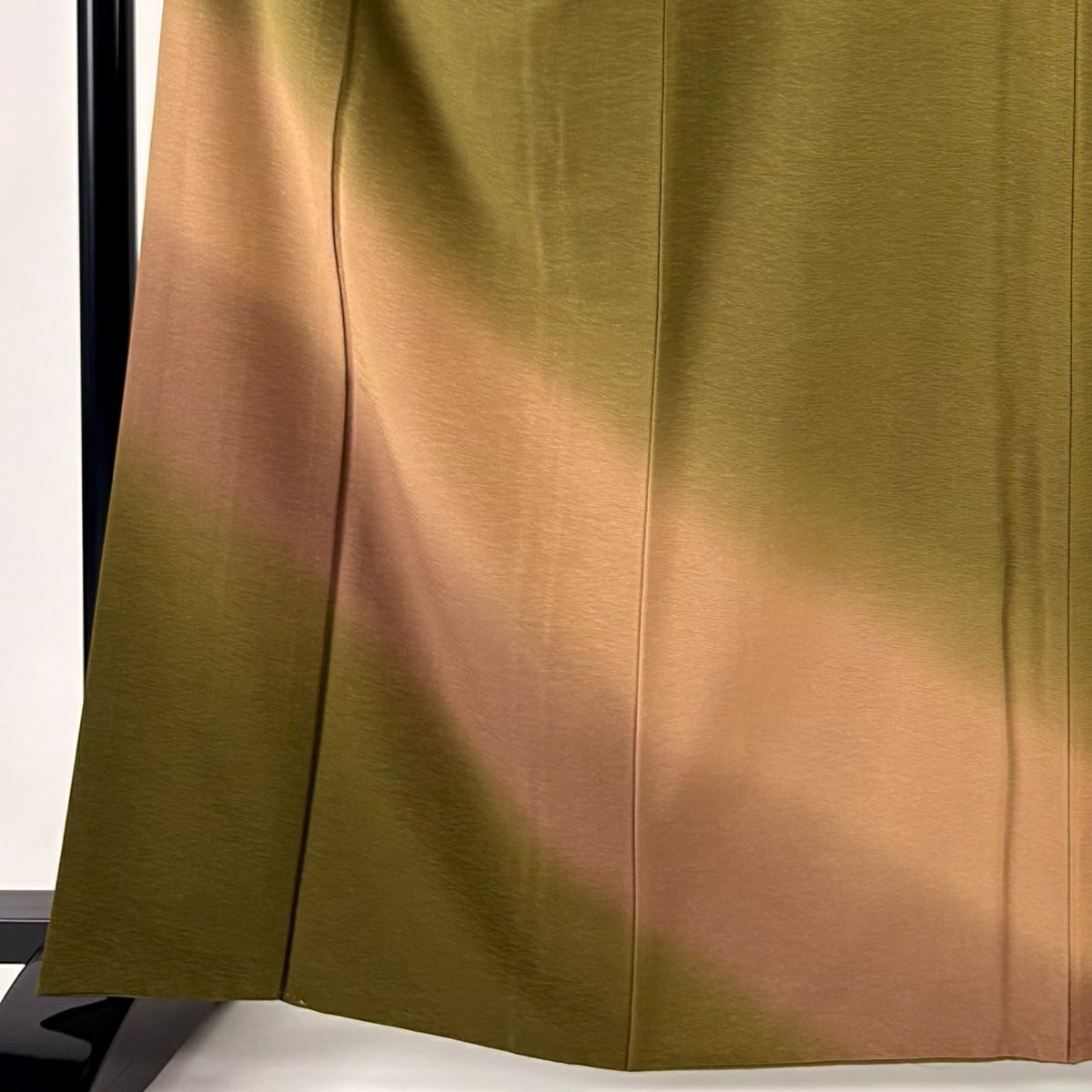 【庫存清倉】 付下 身長162.5cm 袖長65.5cm M 雙層 鈴乃屋 有落款 裾暈染 茶綠 純蠶絲 優品級 一個紋