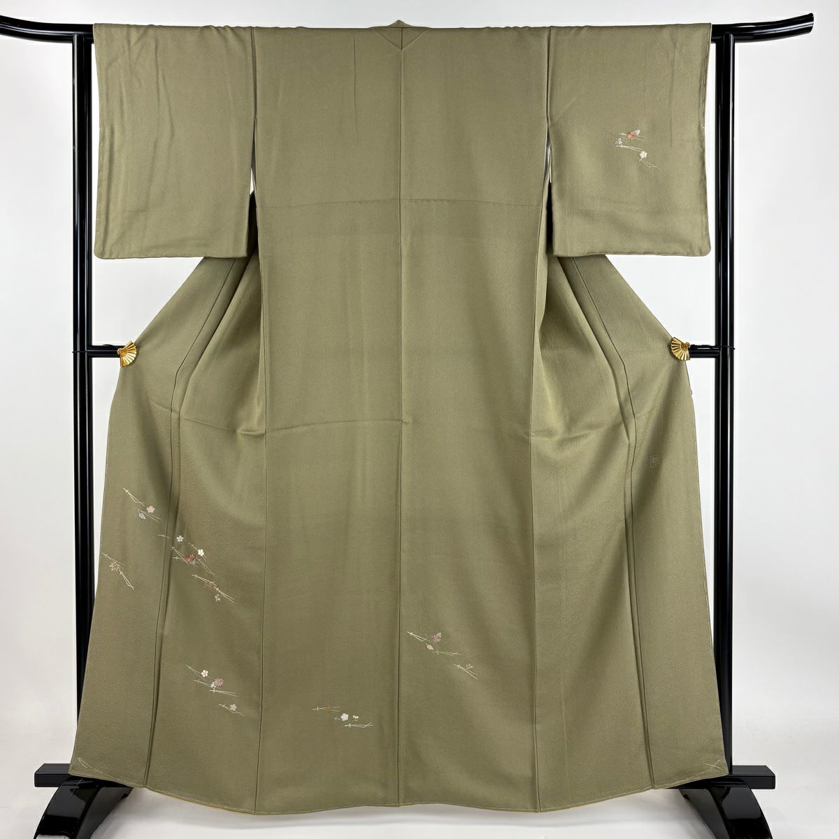 【庫存清倉】 付下 身長163cm 袖長63cm S 雙層 落款 松樹葉 草花紋刺繡 金線 茶綠 純蠶絲 優品級