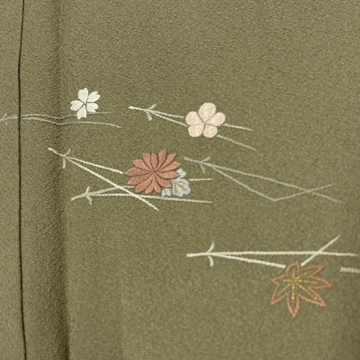 【庫存清倉】 付下 身長163cm 袖長63cm S 雙層 落款 松樹葉 草花紋刺繡 金線 茶綠 純蠶絲 優品級