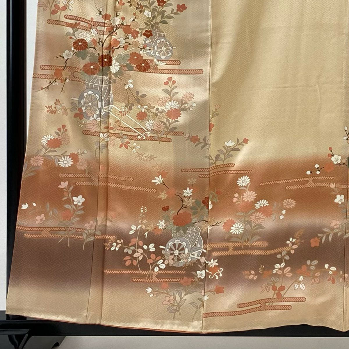 【庫存清倉】訪問服 身長160.5cm 袖長63cm S 雙層 吾妻德穗 落款 花車 霞刺繡 金彩裝飾 淺橙色 純蠶絲 名品級