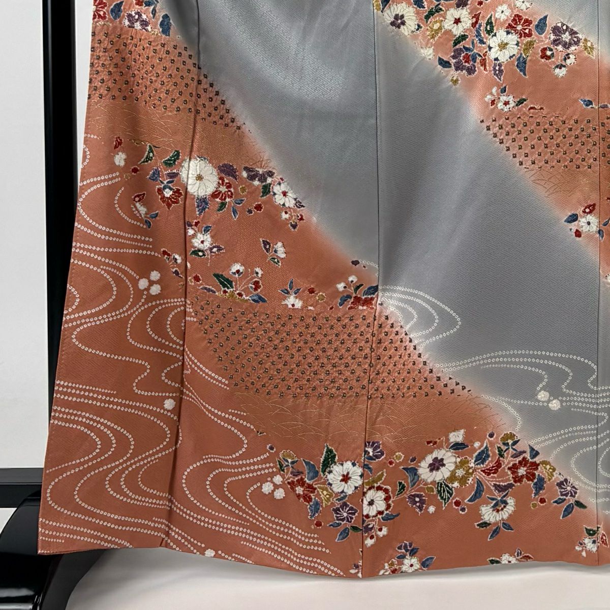 【庫存清倉】 付下 身長166.5cm 袖長68.5cm L 雙層 草花紋紋 流水 金彩裝飾 絞染 灰色 純蠶絲 優品級