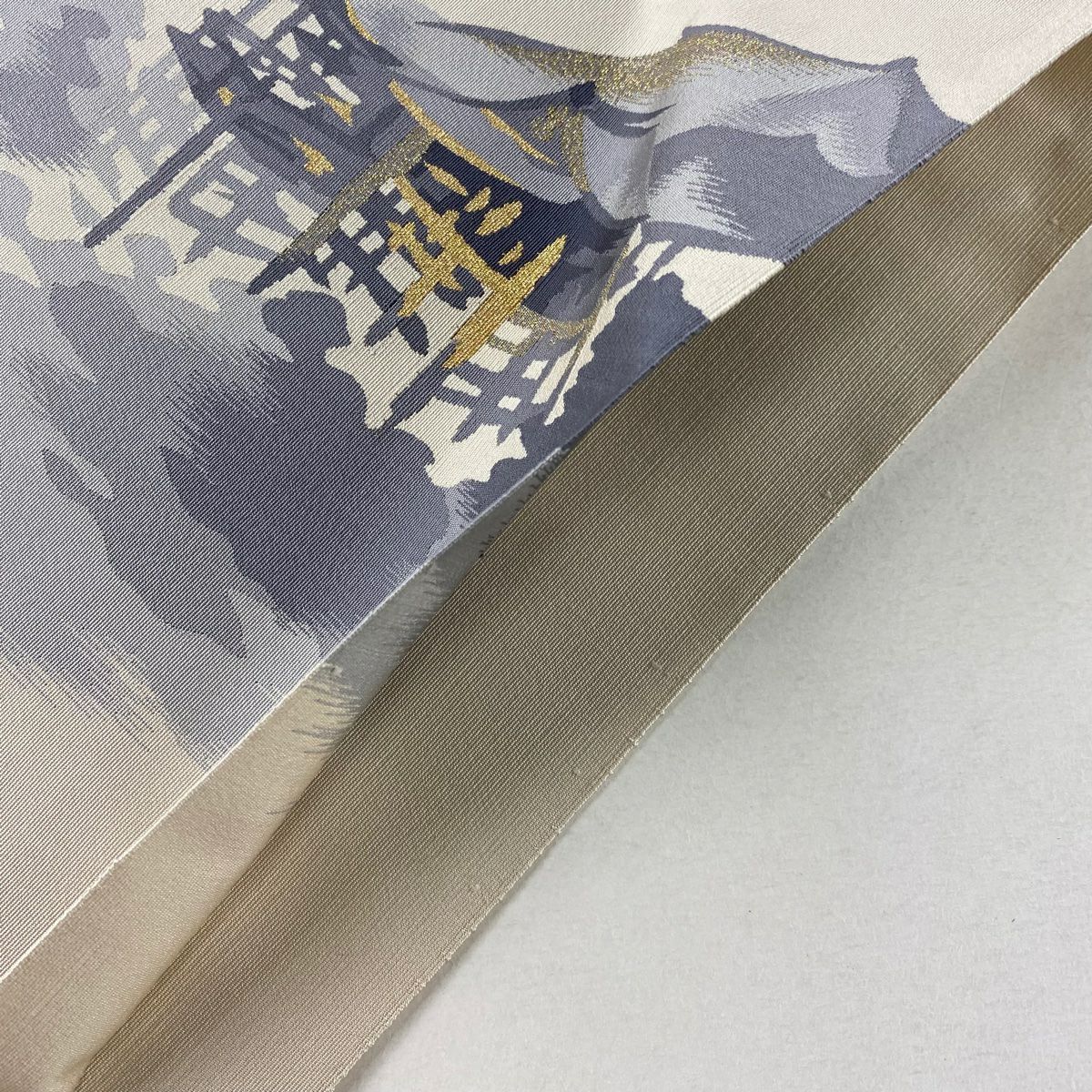 【庫存清倉】 名古屋帶 優品級 八寸名古屋帶 隧道仕立 建築 樹木 金絲 米色 純蠶絲