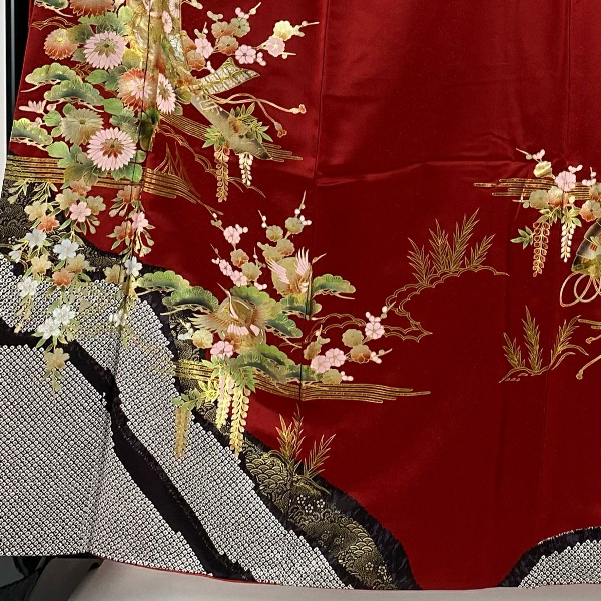 【清倉特賣】振袖禮服 身長162.5cm 袖長66cm M 雙層 幾帳 松樹梅花 金彩裝飾 染分 紅 純蠶絲 名品級