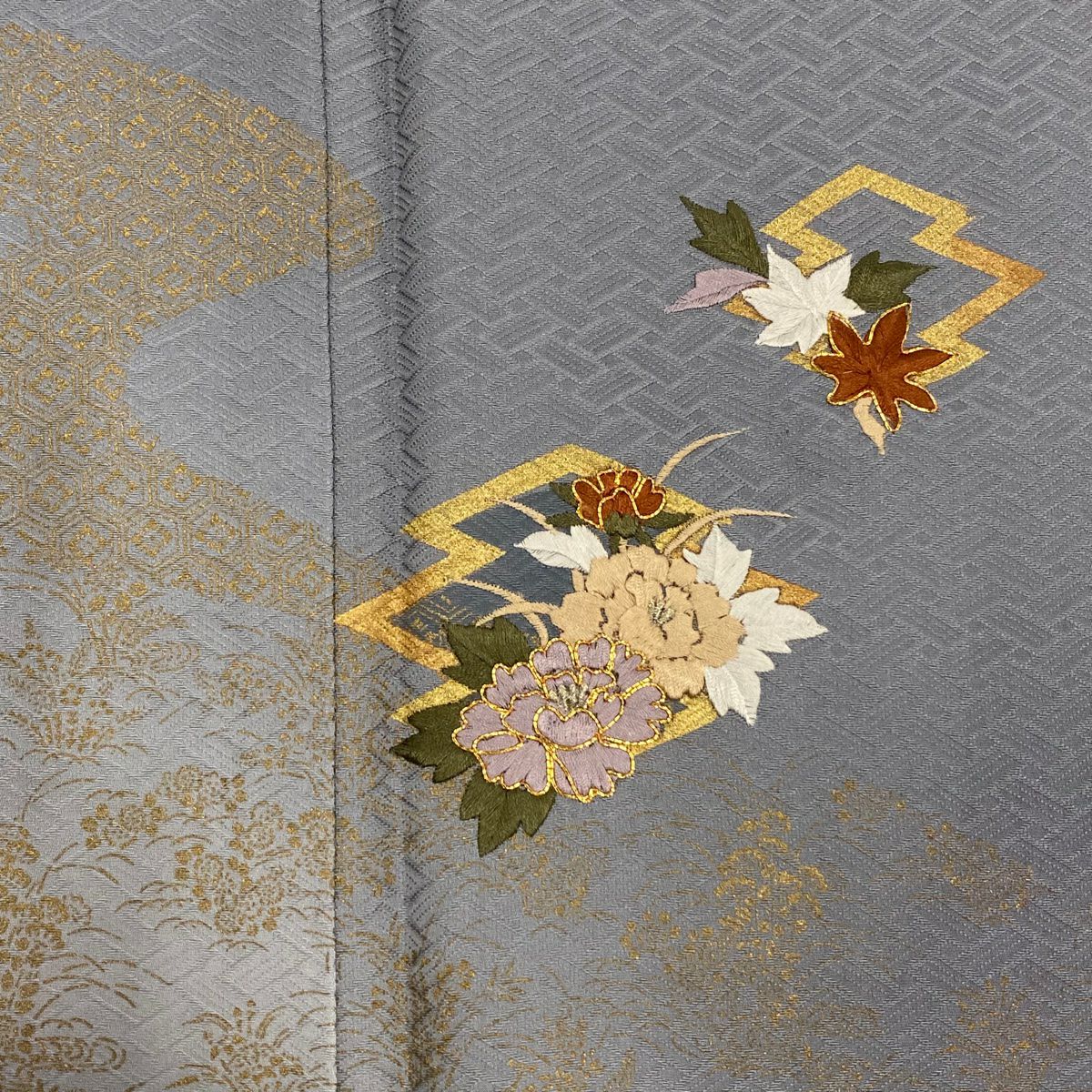 【庫存清倉】訪問服 身長153.5cm 袖長64cm M 雙層 牡丹 松樹皮菱 刺繡 金線 灰色 純蠶絲 優品級