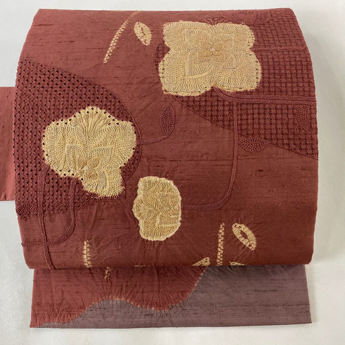 【庫存清倉】 名古屋帶 優品級 紬織織 草花紋紋 刺繡 絞染 小豆色 純蠶絲