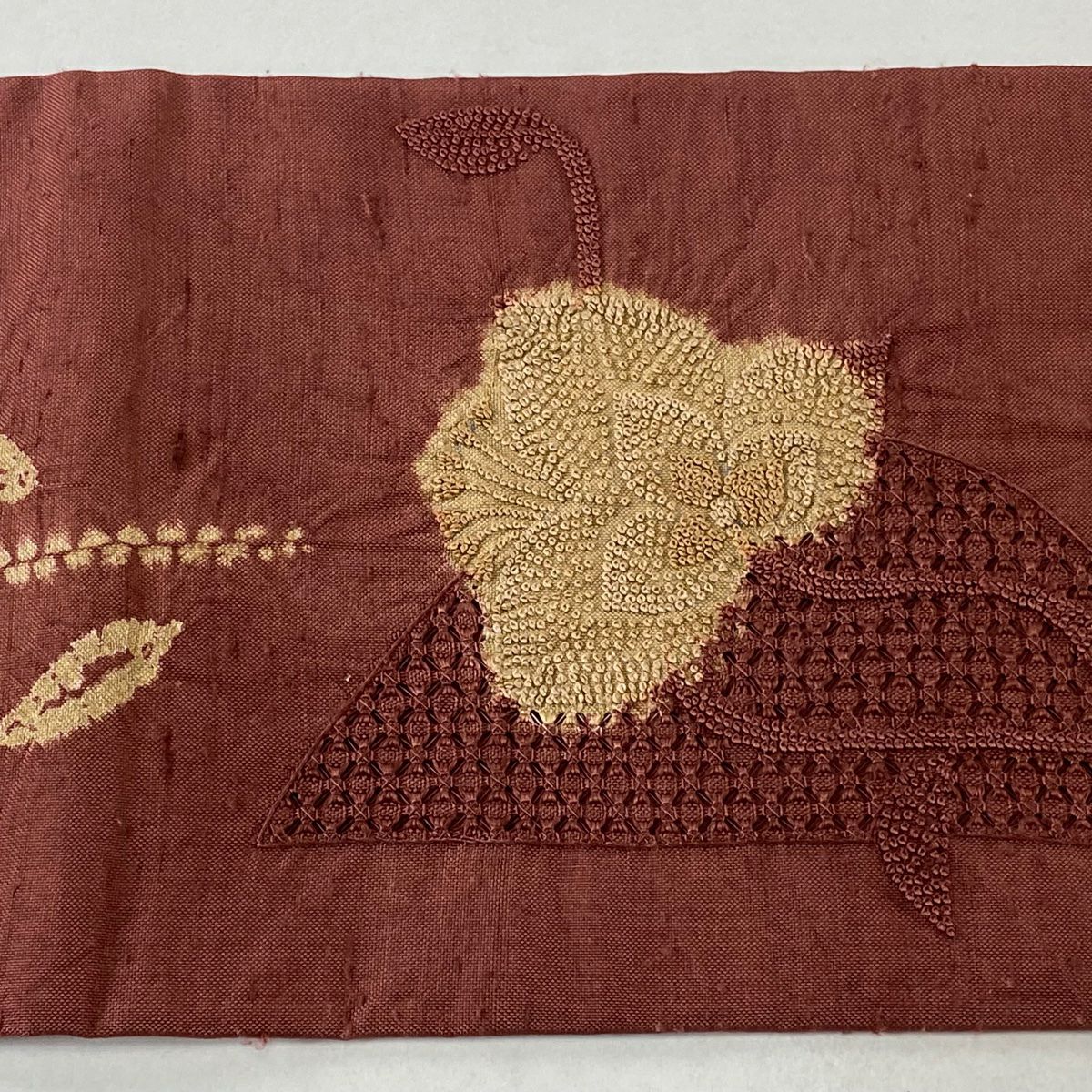 【庫存清倉】 名古屋帶 優品級 紬織織 草花紋紋 刺繡 絞染 小豆色 純蠶絲