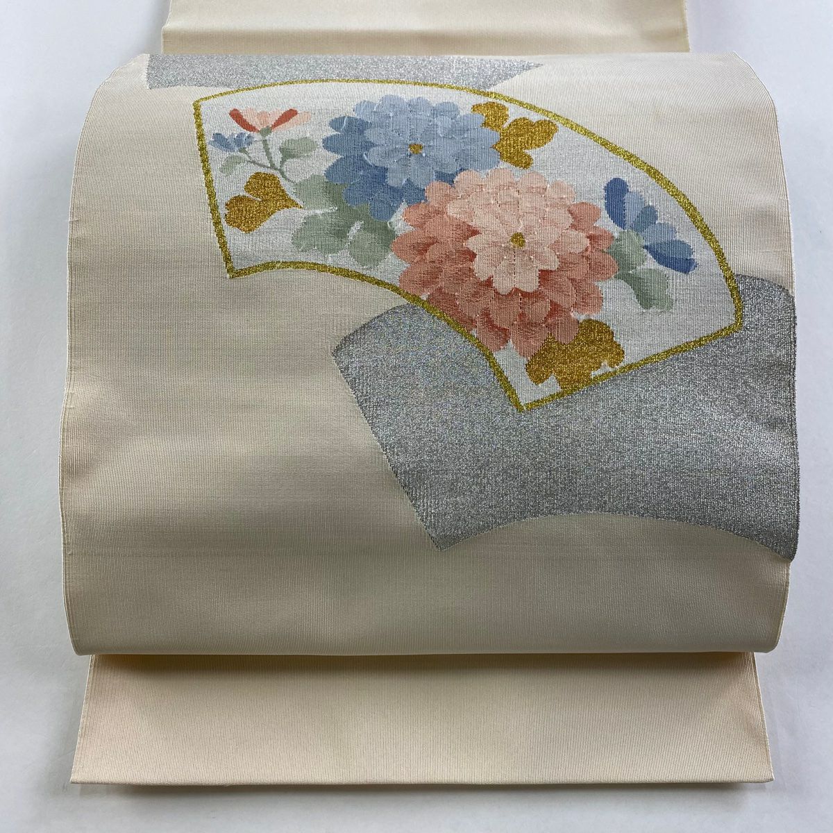 【庫存清倉】名古屋帶 美品 秀品級 八寸名古屋帶 松樹葉仕立 扇子面 菊花 金銀彩 綴れ 米色 純蠶絲