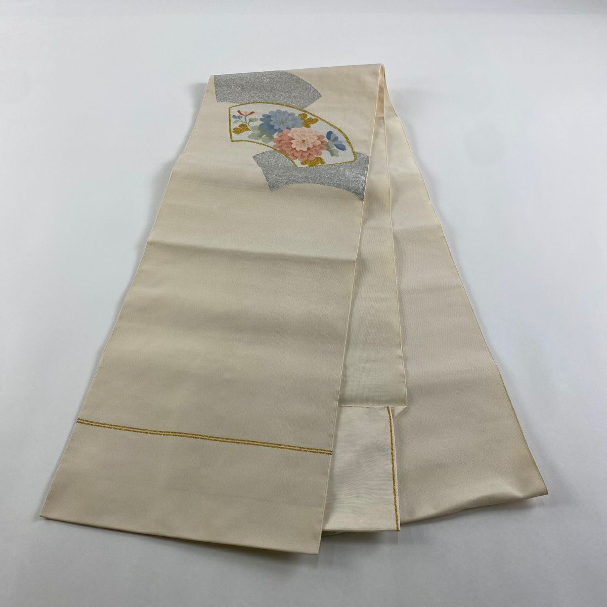 【庫存清倉】名古屋帶 美品 秀品級 八寸名古屋帶 松樹葉仕立 扇子面 菊花 金銀彩 綴れ 米色 純蠶絲