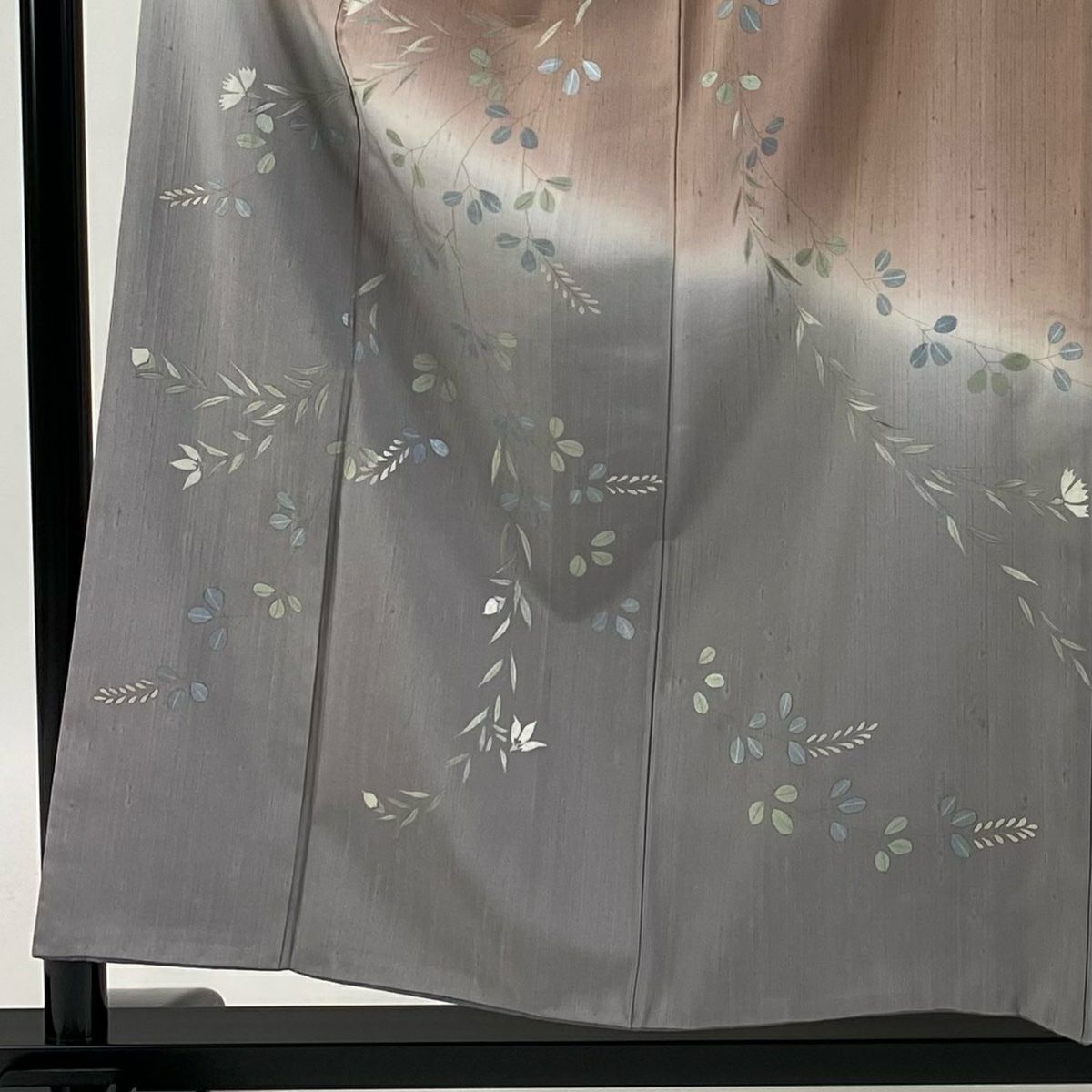 【庫存清倉】訪問服 身長155.5cm 袖長63cm S 雙層 紬織織 落款有 萩 枝花 金彩裝飾 染分 灰櫻 純蠶絲 優品級