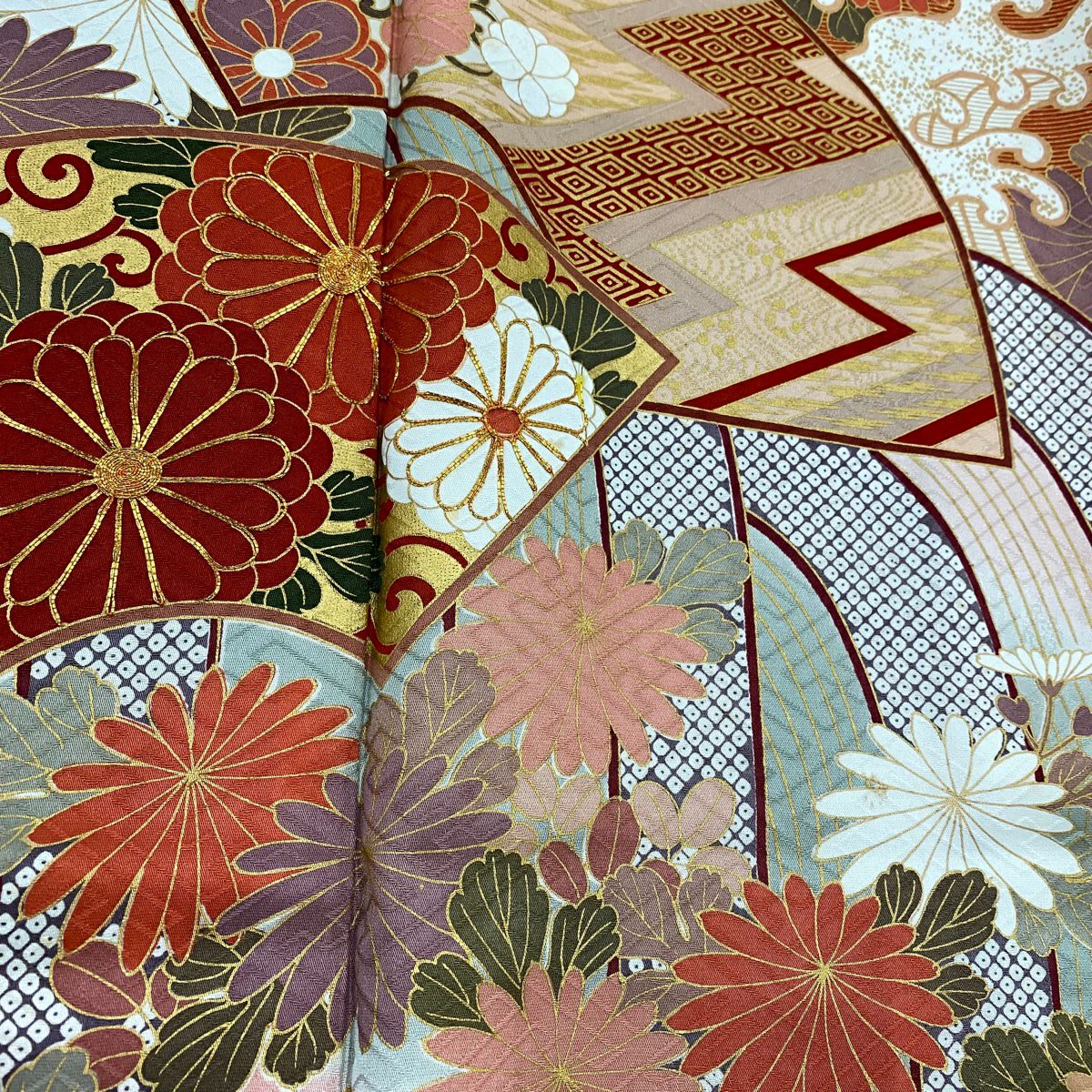 【庫存清倉】振袖禮服 身長161cm 袖長65.5cm M 雙層 鈴乃屋 菊花 雲紋 金絲 金銀彩 淺粉色 純蠶絲 名品級