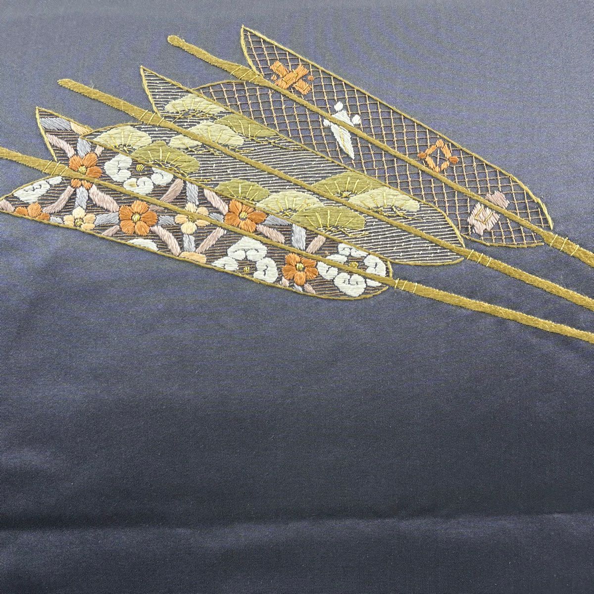 【庫存清倉】 名古屋帶 優品級 矢羽 松樹梅花 刺繡 金線 灰紫 純蠶絲