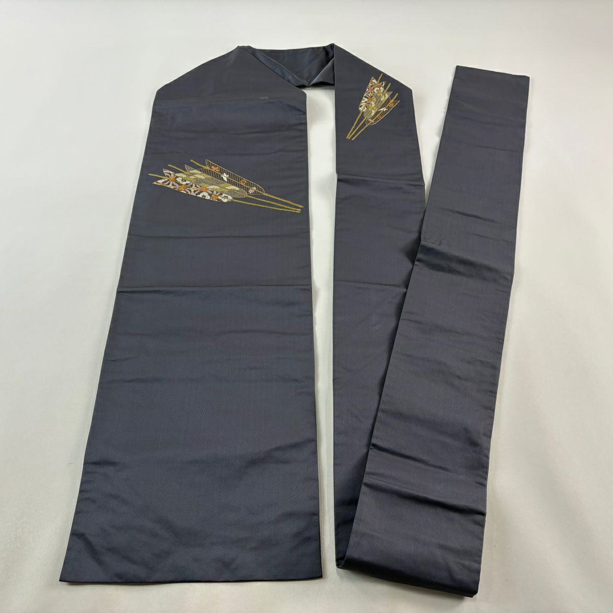 【庫存清倉】 名古屋帶 優品級 矢羽 松樹梅花 刺繡 金線 灰紫 純蠶絲