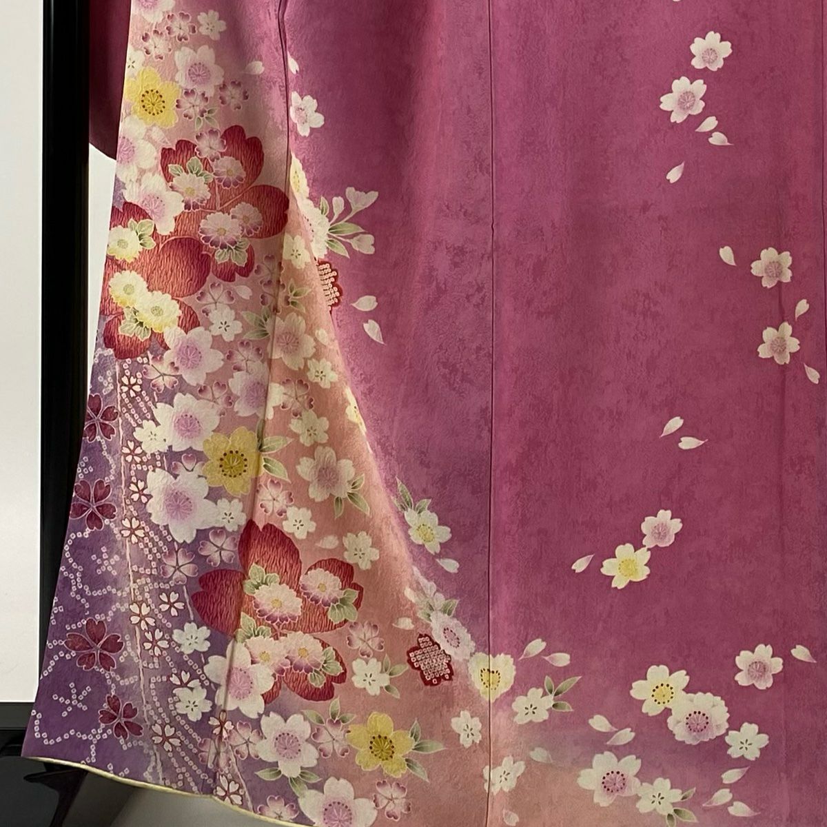 【庫存清倉】振袖禮服 身長164cm 袖長66.5cm M 雙層 櫻花花瓣 金彩裝飾 染分 粉紅 純蠶絲 名品級