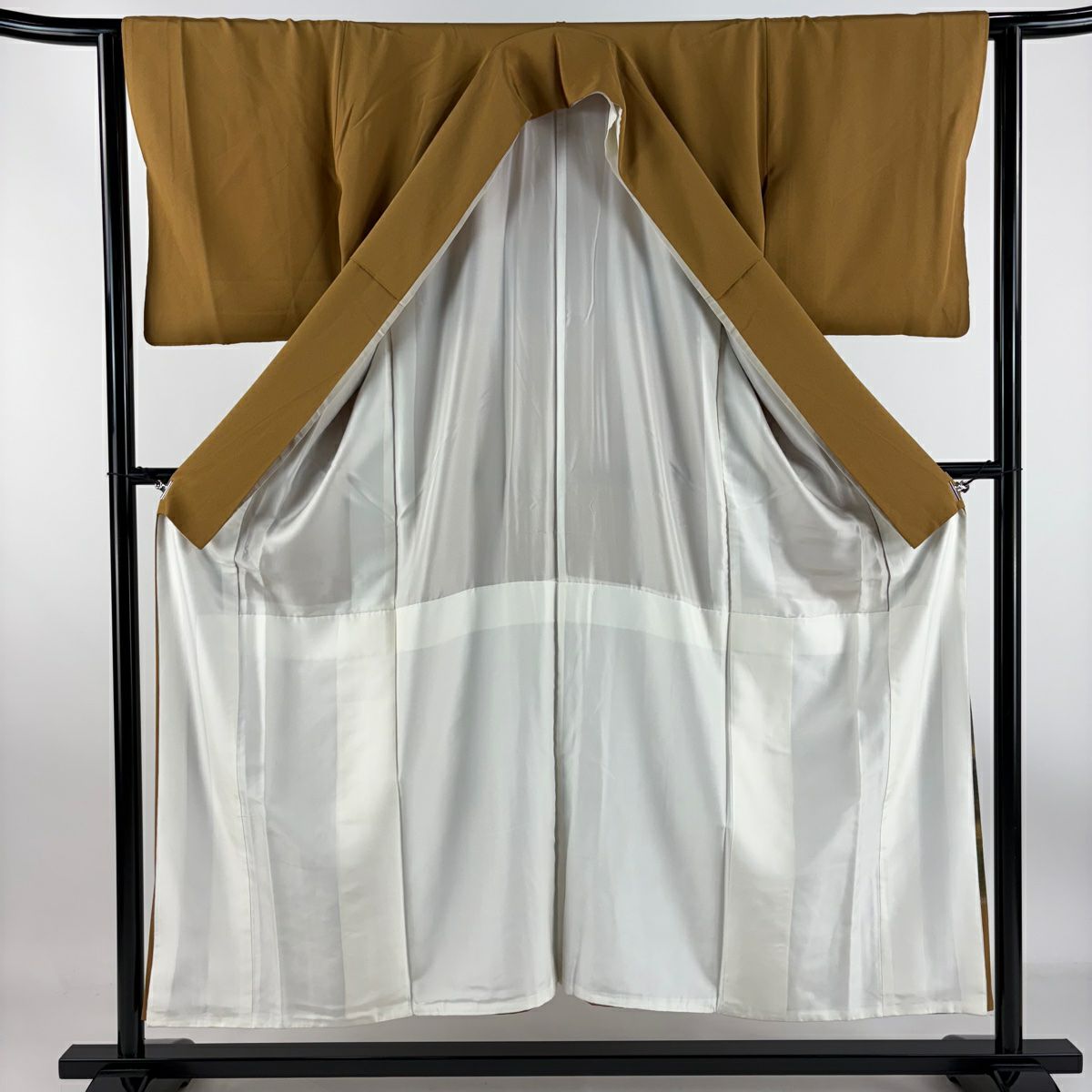 留袖禮服禮服 身長152cm 袖長62cm S 雙層 落款あり 風景 樹木 金銀彩 黃土 純蠶絲 秀品級 三つ紋