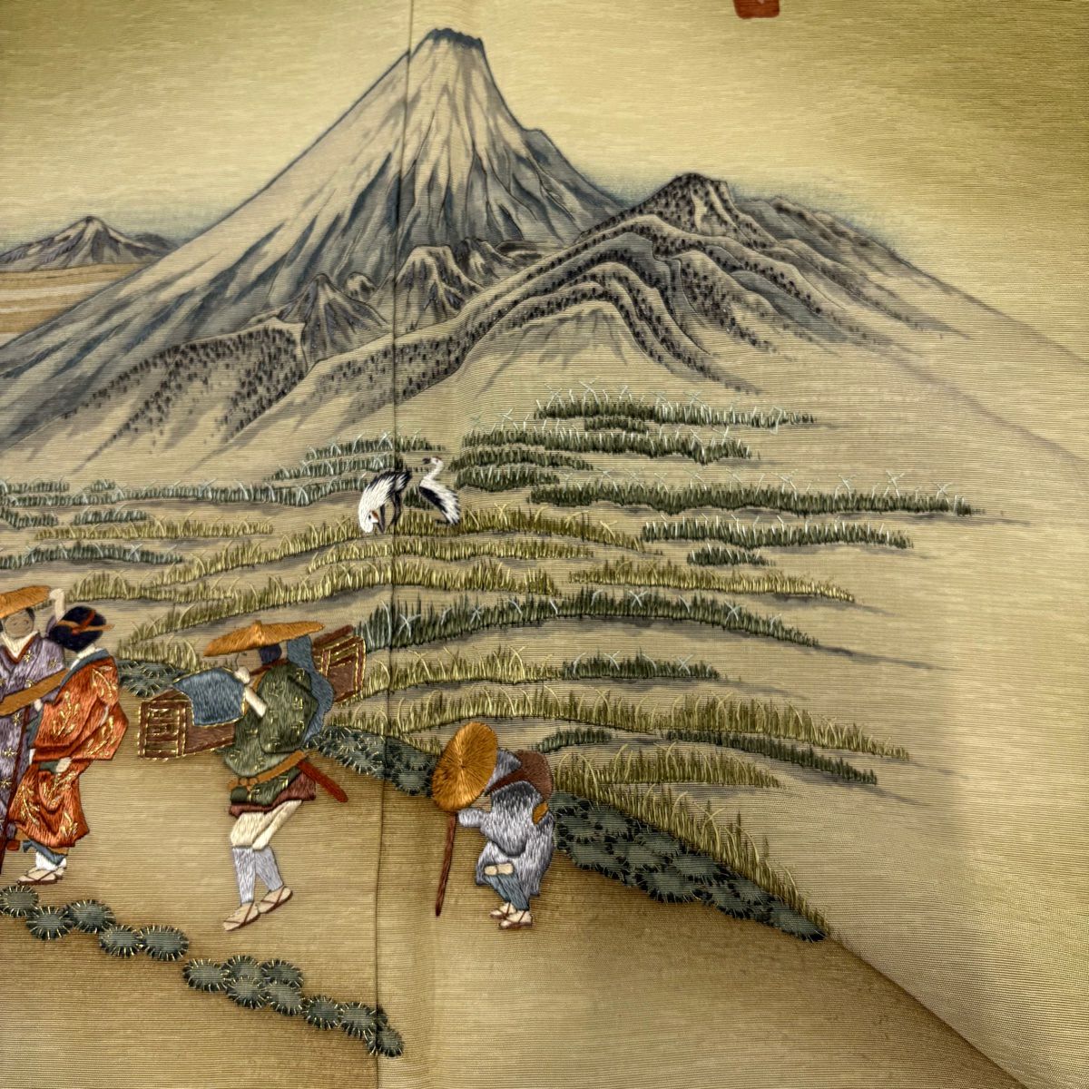 【庫存清倉】 付下 身長159cm 袖長64cm M 雙層 落款有 風景 人物 刺繡 金線 鶯色 純蠶絲 優品級