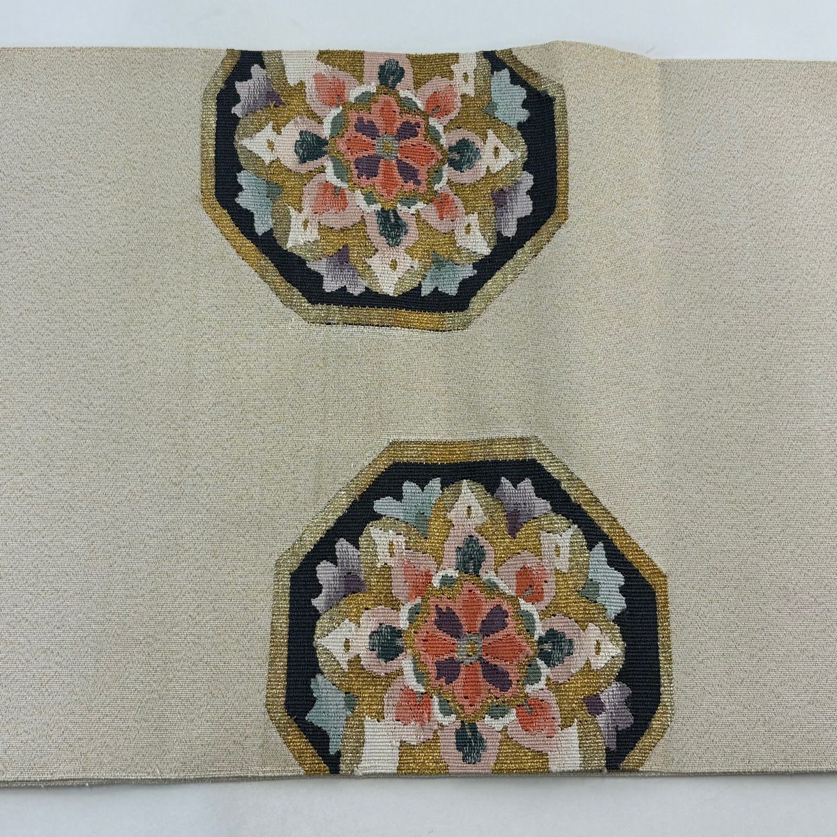 【庫存清倉】 名古屋帶 名品級 八寸名古屋帶 松樹葉仕立 蜀江華紋 霞 金銀彩 奶油色 純蠶絲
