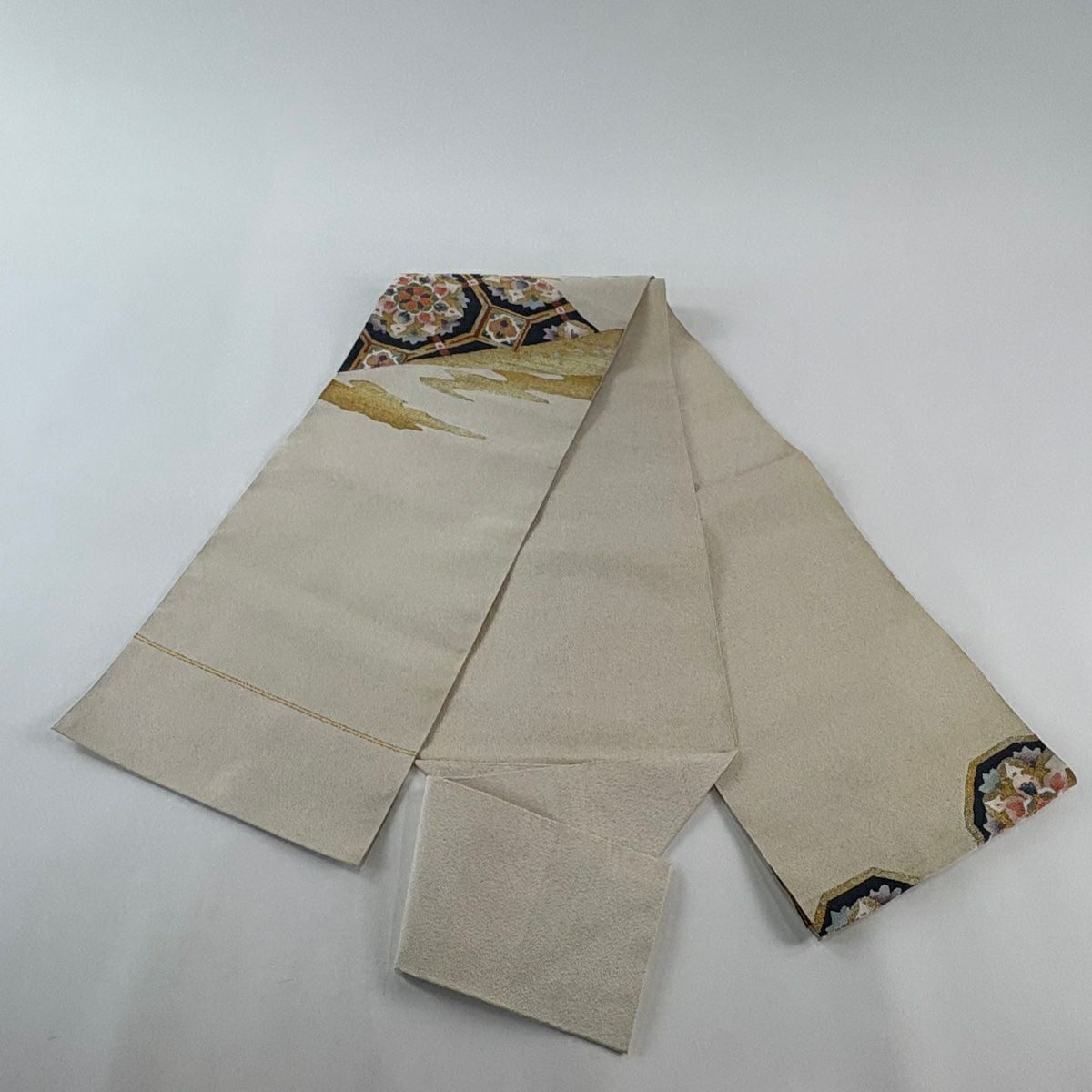 【庫存清倉】 名古屋帶 名品級 八寸名古屋帶 松樹葉仕立 蜀江華紋 霞 金銀彩 奶油色 純蠶絲