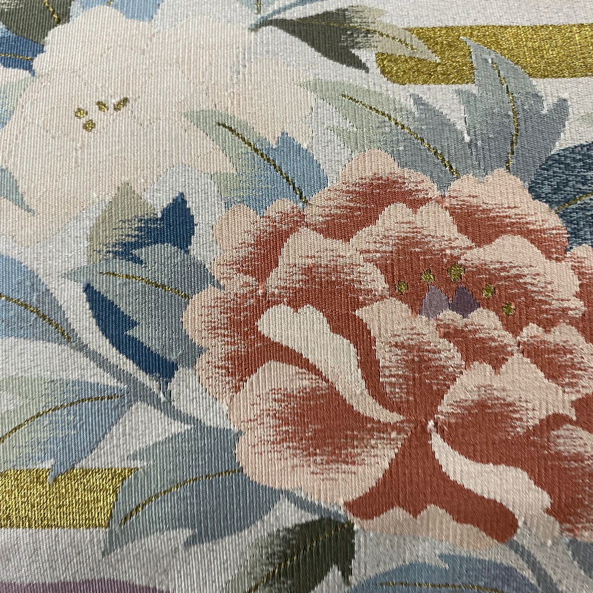 【庫存清倉】 名古屋帶 優品級 八寸名古屋帶 松樹葉仕立 牡丹 ヱ霞 金絲 金金箔 灰白 純蠶絲