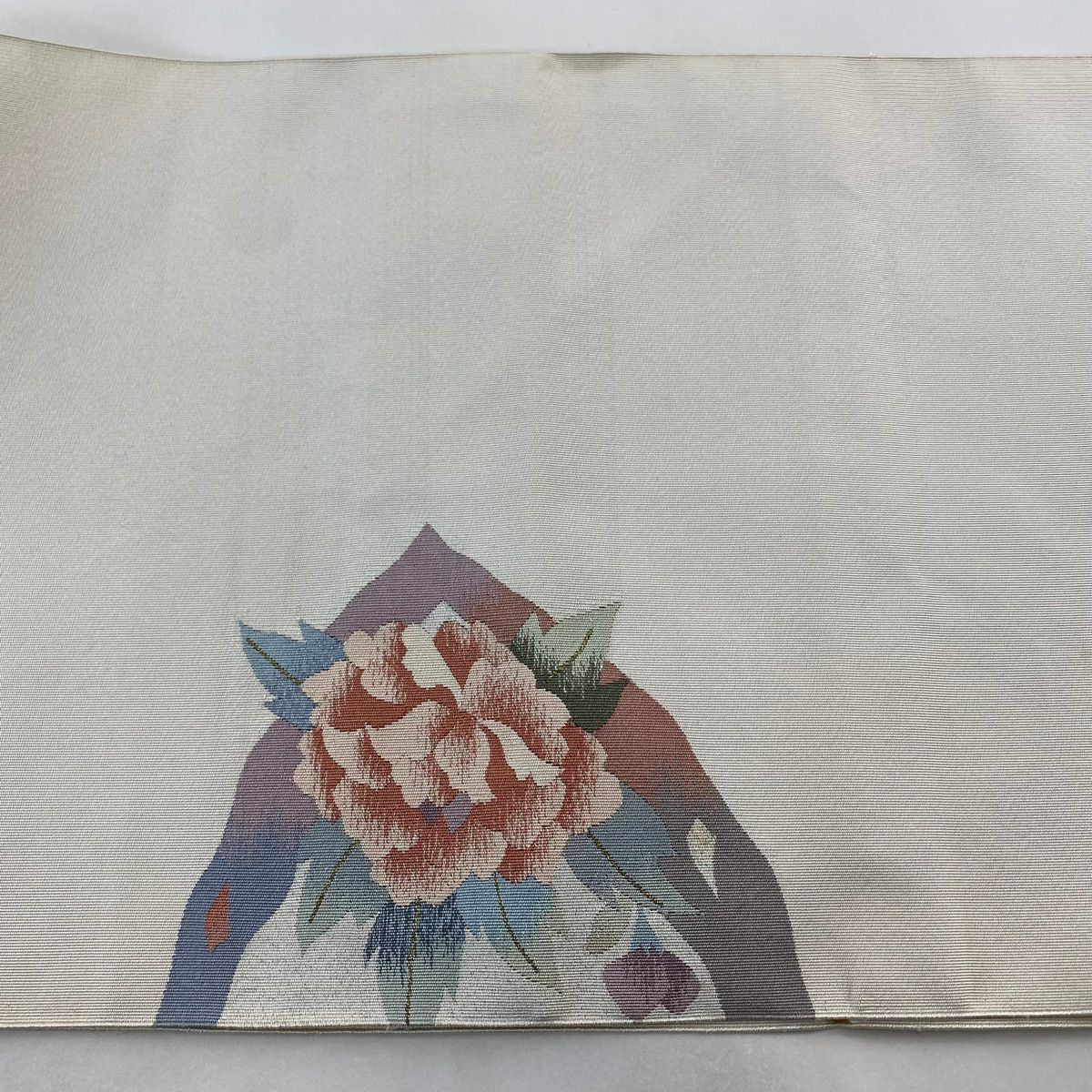 【庫存清倉】 名古屋帶 優品級 八寸名古屋帶 松樹葉仕立 牡丹 ヱ霞 金絲 金金箔 灰白 純蠶絲