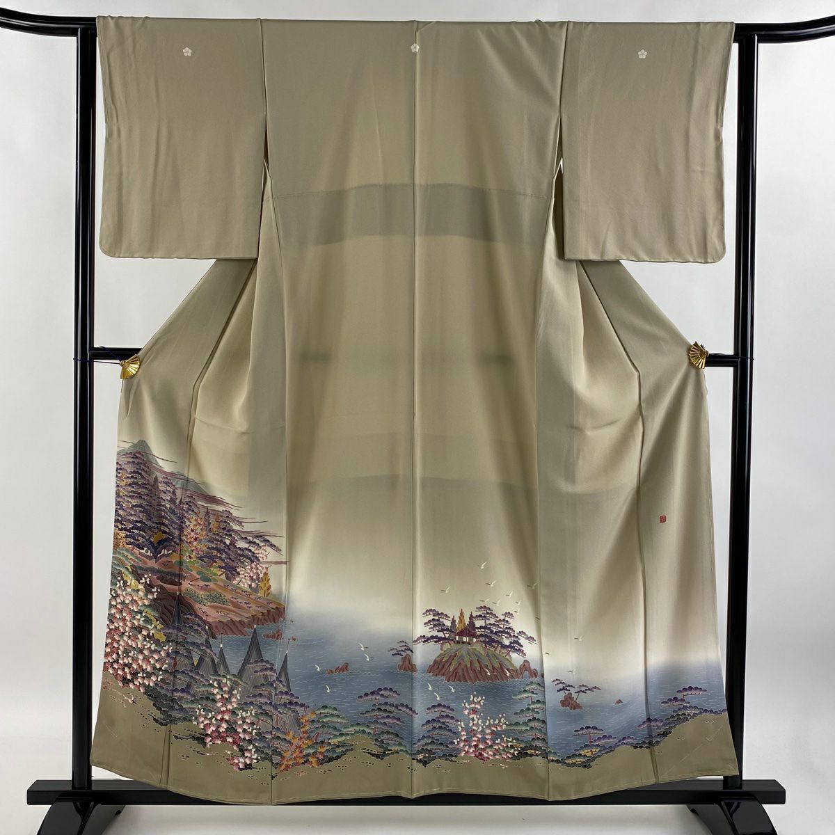 【庫存清倉】 留袖禮服禮服 身長155.5cm 袖長62.5cm S 雙層 落款有 風景 松樹竹子梅花 漸層 米色 純蠶絲 美品 名品級 三つ紋