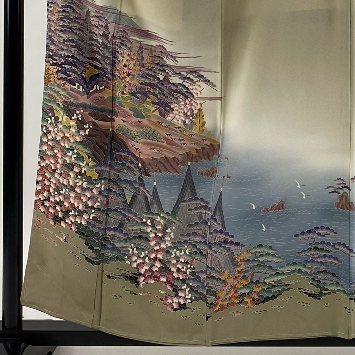 【庫存清倉】 留袖禮服禮服 身長155.5cm 袖長62.5cm S 雙層 落款有 風景 松樹竹子梅花 漸層 米色 純蠶絲 美品 名品級 三つ紋