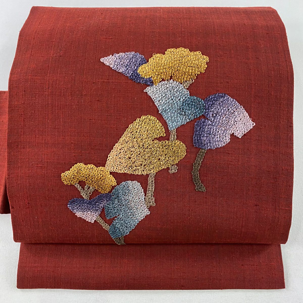 【清倉特賣】名古屋帶 美品 秀品級 紬織織 葉花紋 相良刺繡 金線 深紅 純蠶絲