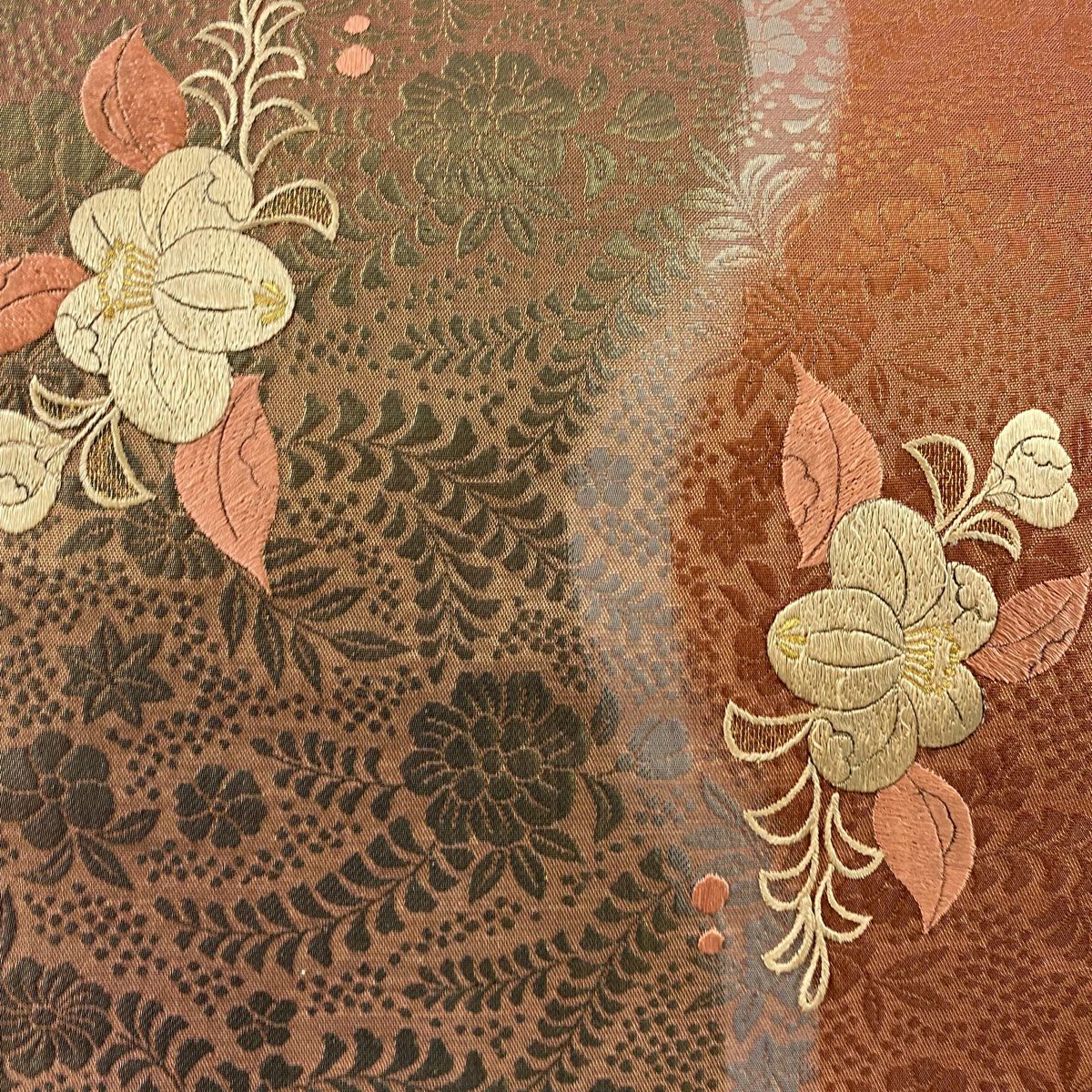 【庫存清倉】 袋帶 優品級 草花紋刺繡 金金箔 淺小豆 大鼓圖案 純蠶絲