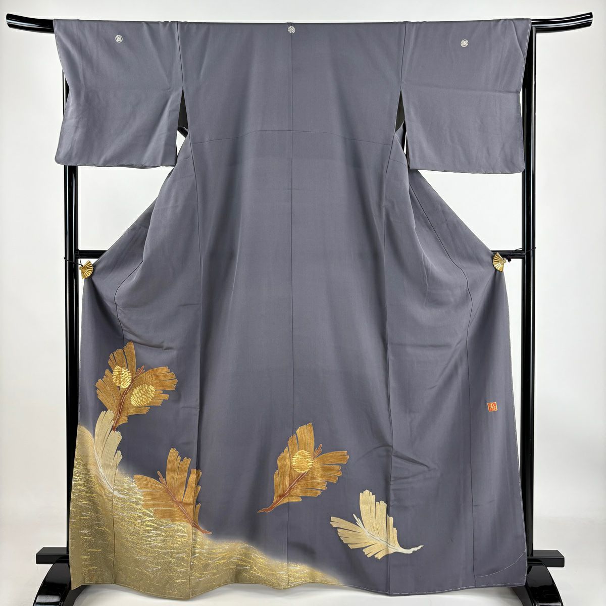 【庫存清倉】 留袖禮服禮服 身長167cm 袖長67.5cm L 雙層 落款あり 若松樹 松樹果 金絲 金銀彩 灰色 純蠶絲 名品級 三個紋