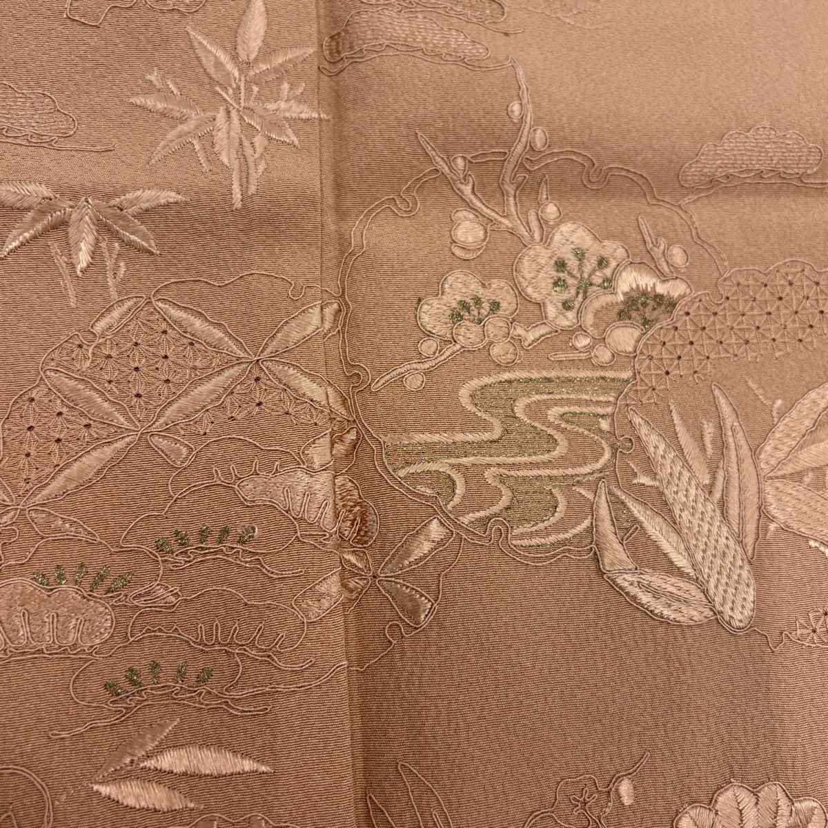 【庫存清倉】 付下 身長160.5cm 袖長65.5cm M 雙層 雪輪 松樹竹子梅花 刺繡 金線 淺茶 純蠶絲 優品級
