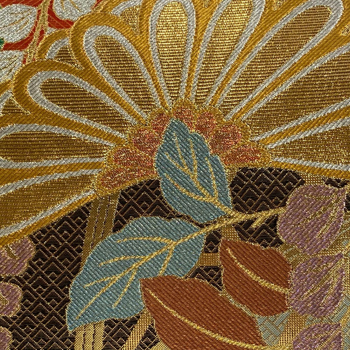 【庫存清倉】 袋帶 美品 秀品級 振袖禮服禮服用 菊花花 葉子 唐織 金金箔 焦茶 六通 純蠶絲
