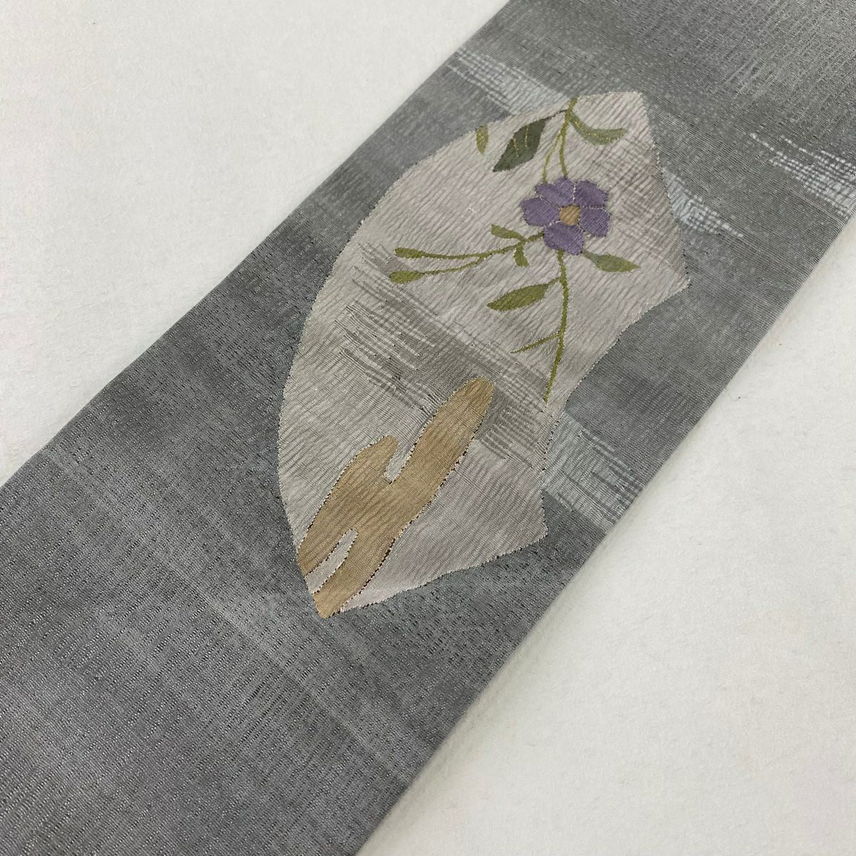 【庫存清倉】 名古屋帶 優品級 夏帶 草花紋紋 扇子面 金絲 灰色 純蠶絲
