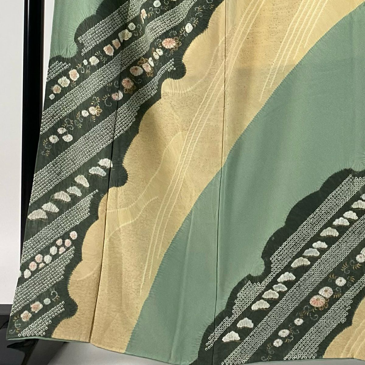 【庫存清倉】訪問服 身長162cm 袖長68.5cm L 雙層 滝泰 有落款 草花紋紋 雪輪 絞染 金彩裝飾 淺綠 純蠶絲 逸品級