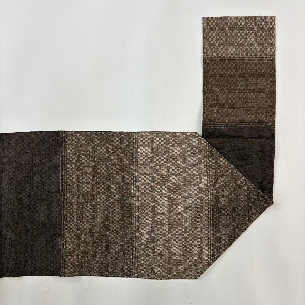 【庫存清倉】 名古屋帶 逸品級 八寸名古屋帶 松樹葉仕立 雜紋 幾何學 茶 純蠶絲
