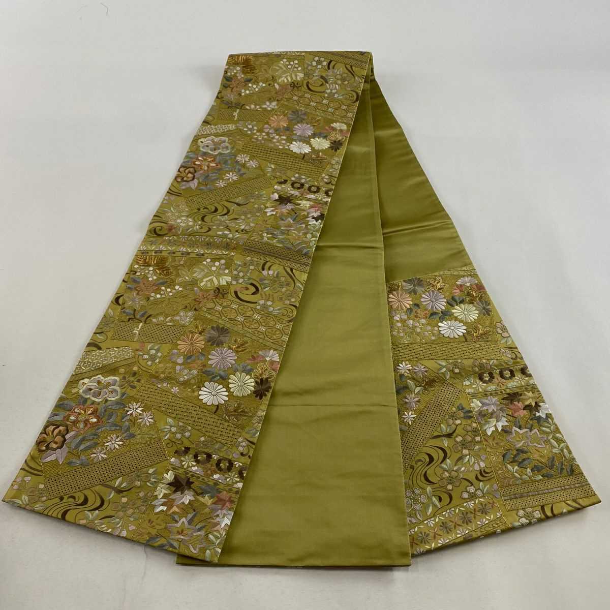 【庫存清倉】 袋帶 美品 逸品級 草花紋紋 流水刺繡 金絲 茶綠 六通 純蠶絲