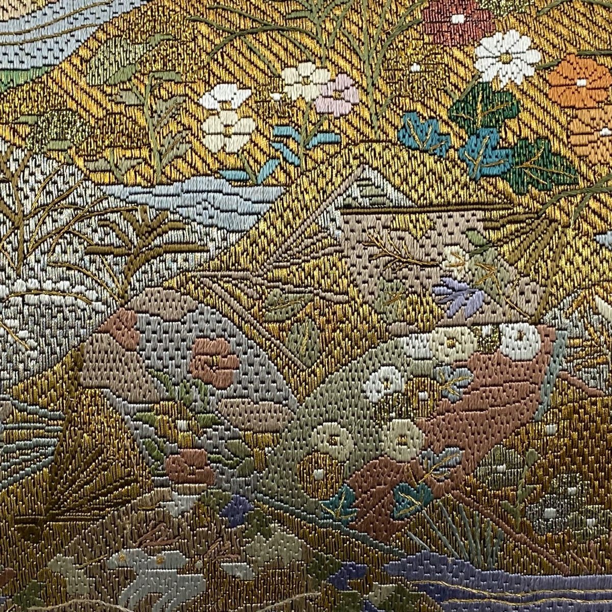 【庫存清倉】 袋帶 美品 逸品級 草花紋紋 動物刺繡 金銀彩 綠色 全通 純蠶絲