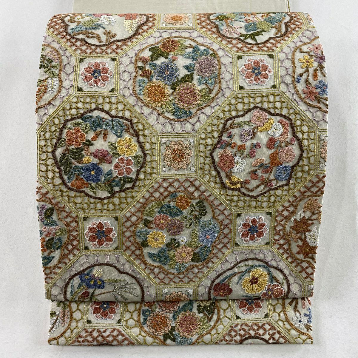 【庫存清倉】 袋帶 逸品級 蜀江紋 花圓紋 相良刺繡 金絲 米色 大鼓圖案 純蠶絲