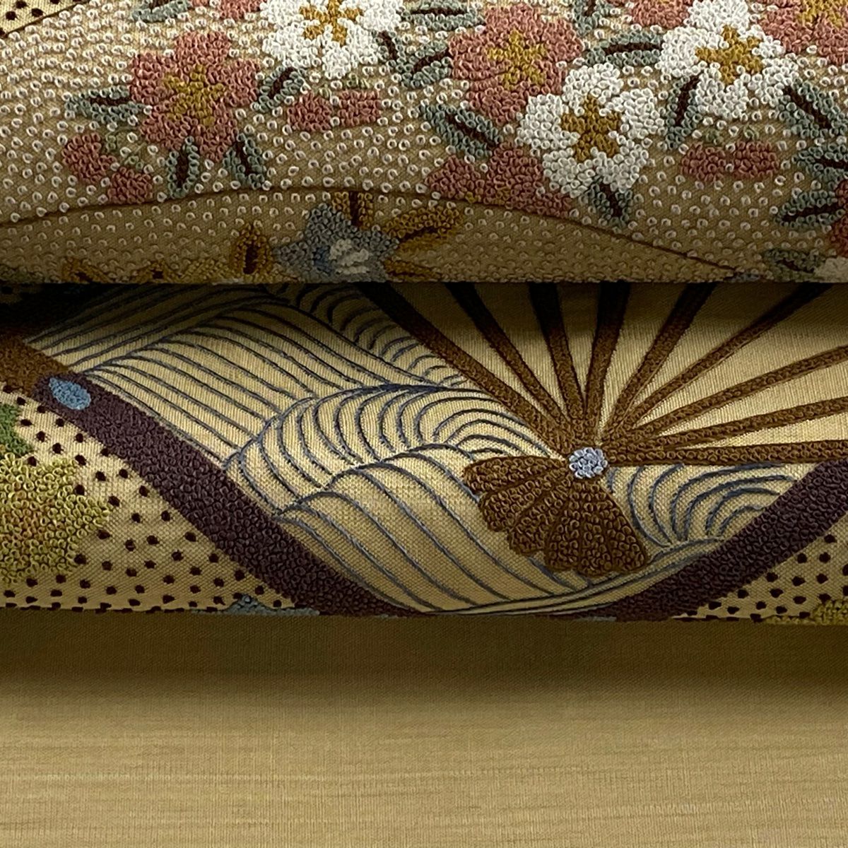 【庫存清倉】 袋帶 逸品級 扇子 草花紋 相良刺繡 金線 淺茶 細鼓圖案 純蠶絲