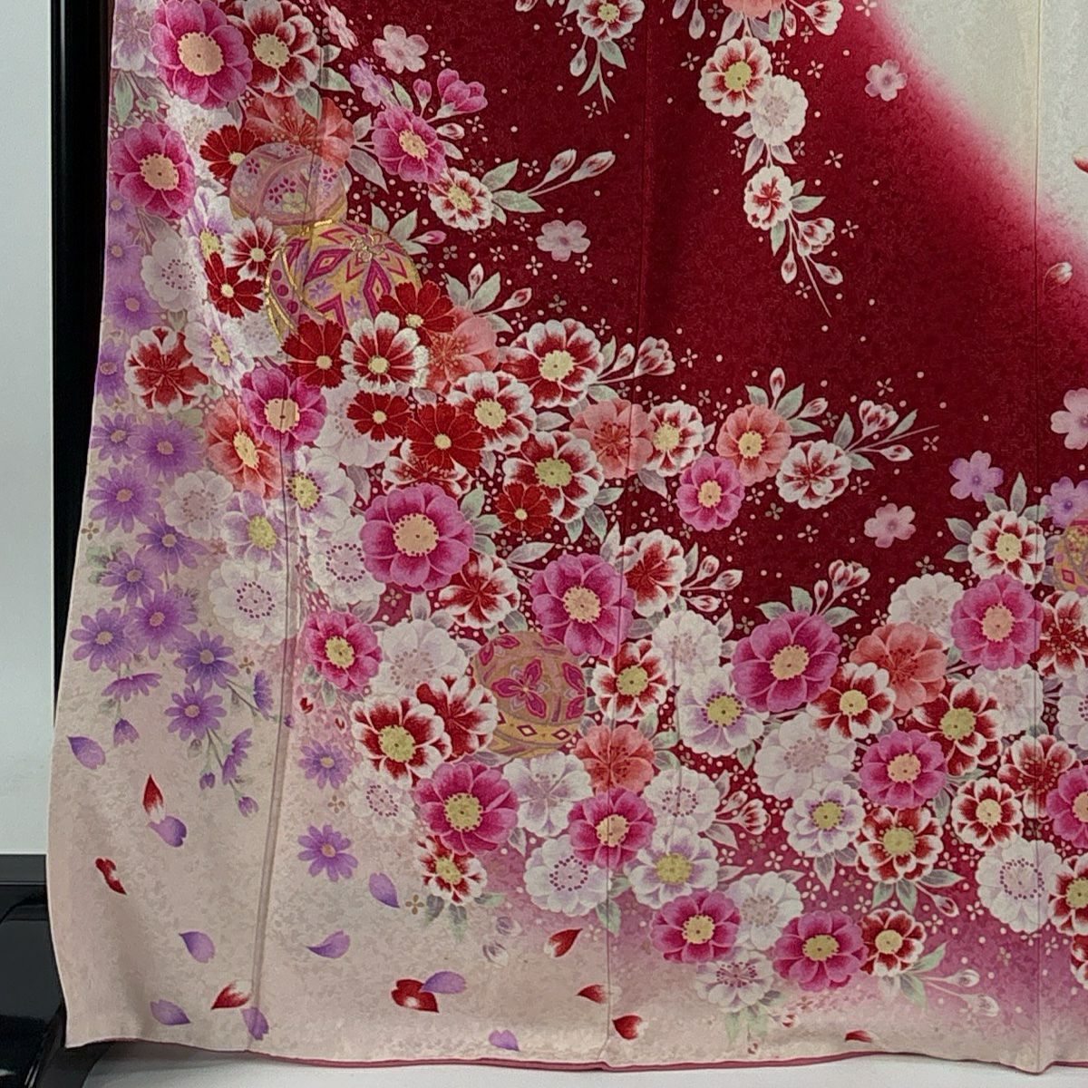 【清倉特賣】振袖禮服 身長170cm 袖長67cm M 雙層 草花紋紋 手毬 銀通 金銀彩 紅 純蠶絲 逸品級