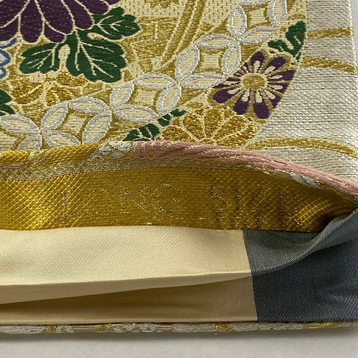 【庫存清倉】 袋帶 美品 名品級 振袖禮服禮服用 鞠 草花紋 唐織 金銀彩 金色 六通 純蠶絲