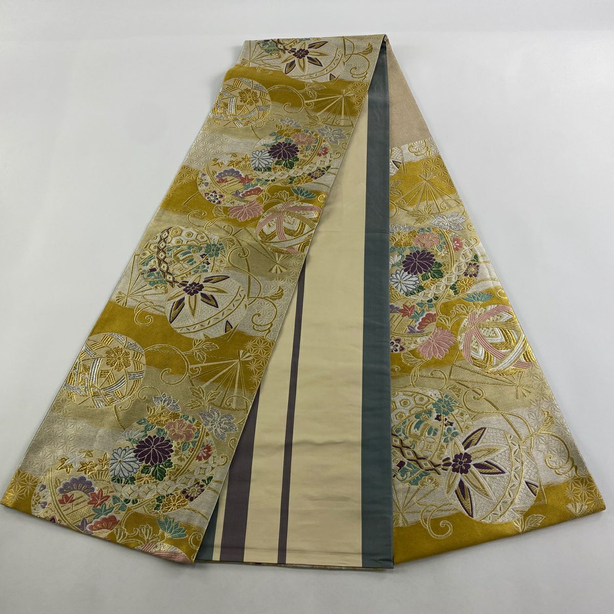 【庫存清倉】 袋帶 美品 名品級 振袖禮服禮服用 鞠 草花紋 唐織 金銀彩 金色 六通 純蠶絲