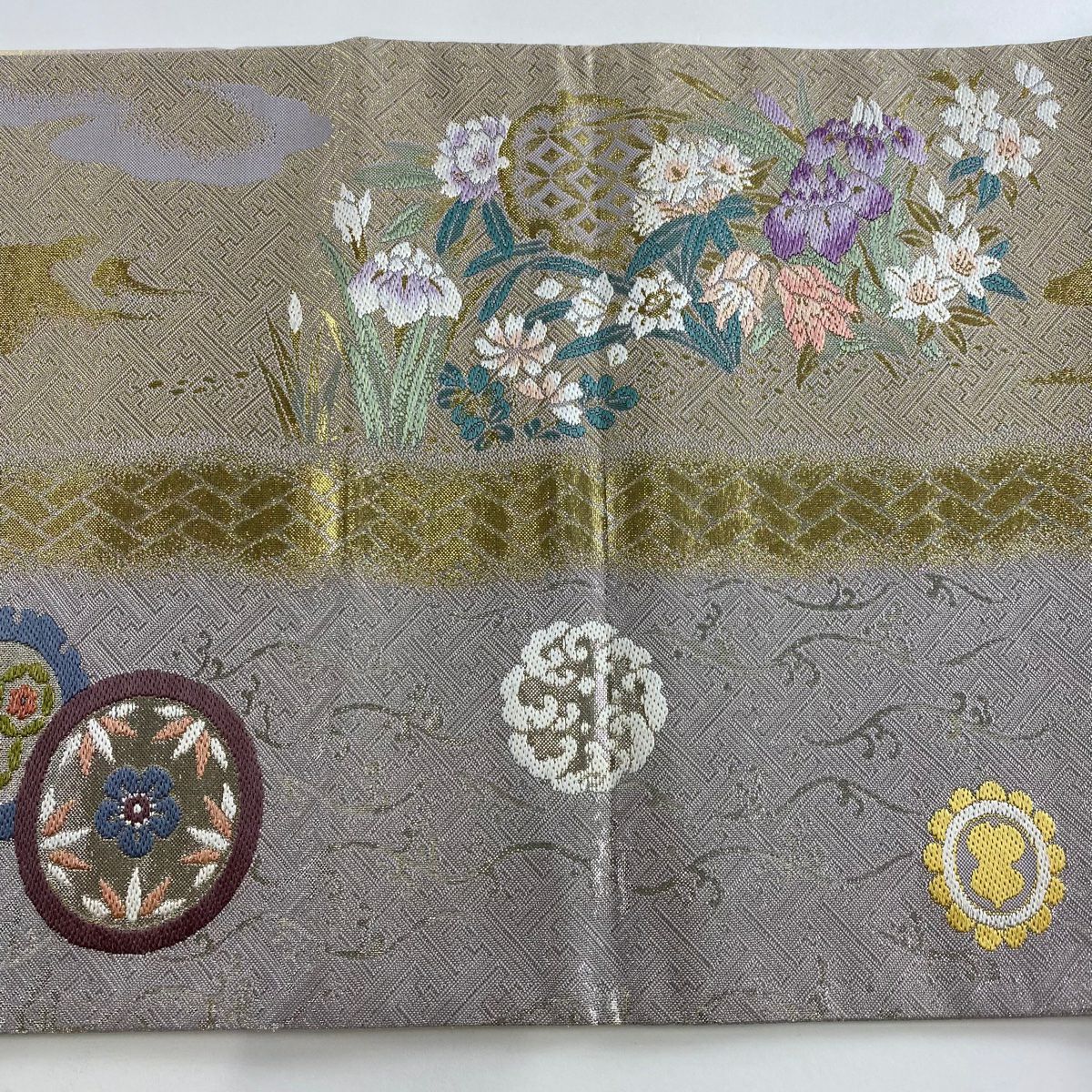 【庫存清倉】 袋帶 名品級 手先二通り 四季彩花紋 吉祥有職紋 刺繡 金金箔 灰紫 お太鼓圖案 純蠶絲