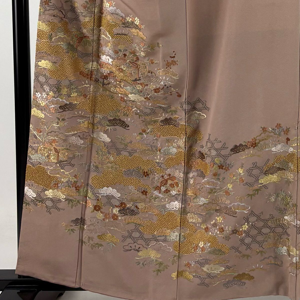 【庫存清倉】訪問服 身長160cm 袖長67cm M 雙層 文箱 松樹竹子梅花 刺繡 金線 淺小豆 純蠶絲 名品級