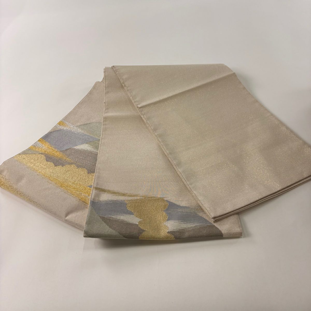 【庫存清倉】 袋帶 美品 秀品級 山並 霞 金銀線 金金箔 米色 大鼓圖案 純蠶絲