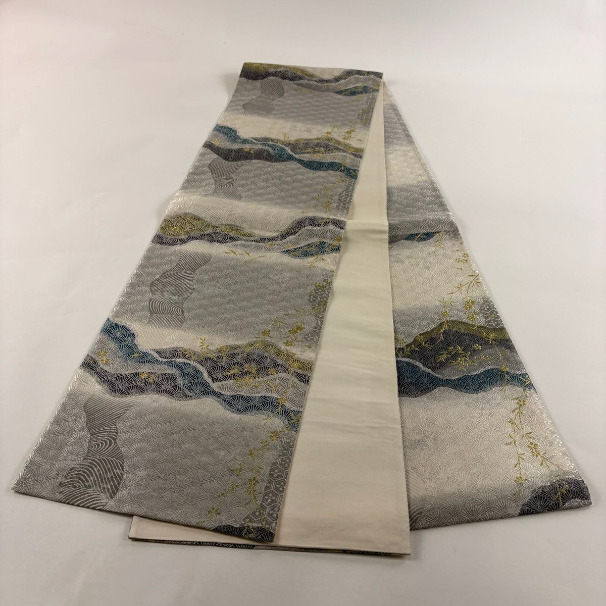 【庫存清倉】 袋帶 美品 名品級 菊花青海波 草花紋 金糸 金金箔 灰白 六通 純蠶絲