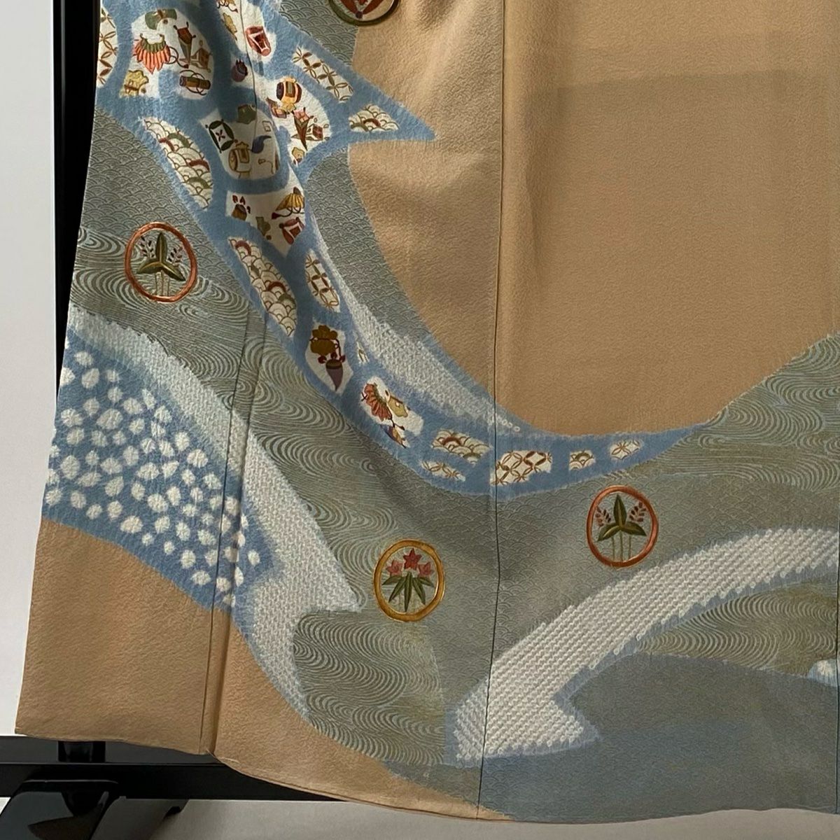 色留袖禮服 身長159cm 袖長64.5cm M 雙層 寶盡くし 青海波 絞染 刺繡 淺橙色 純蠶絲 優品級 一つ紋