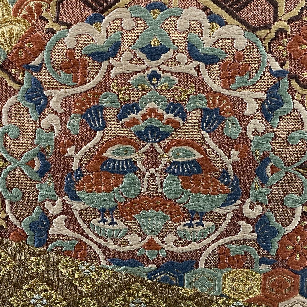 袋帶 秀品級 關西仕立 裂取鴛鴦唐草紋圓文 草花紋刺繡 金絲 小豆色 大鼓圖案 純蠶絲